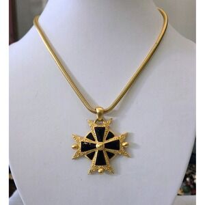 ANNE KLEIN Matte Gold Black Enamel Byzantine Maltese Cross Pendant Necklace MINT